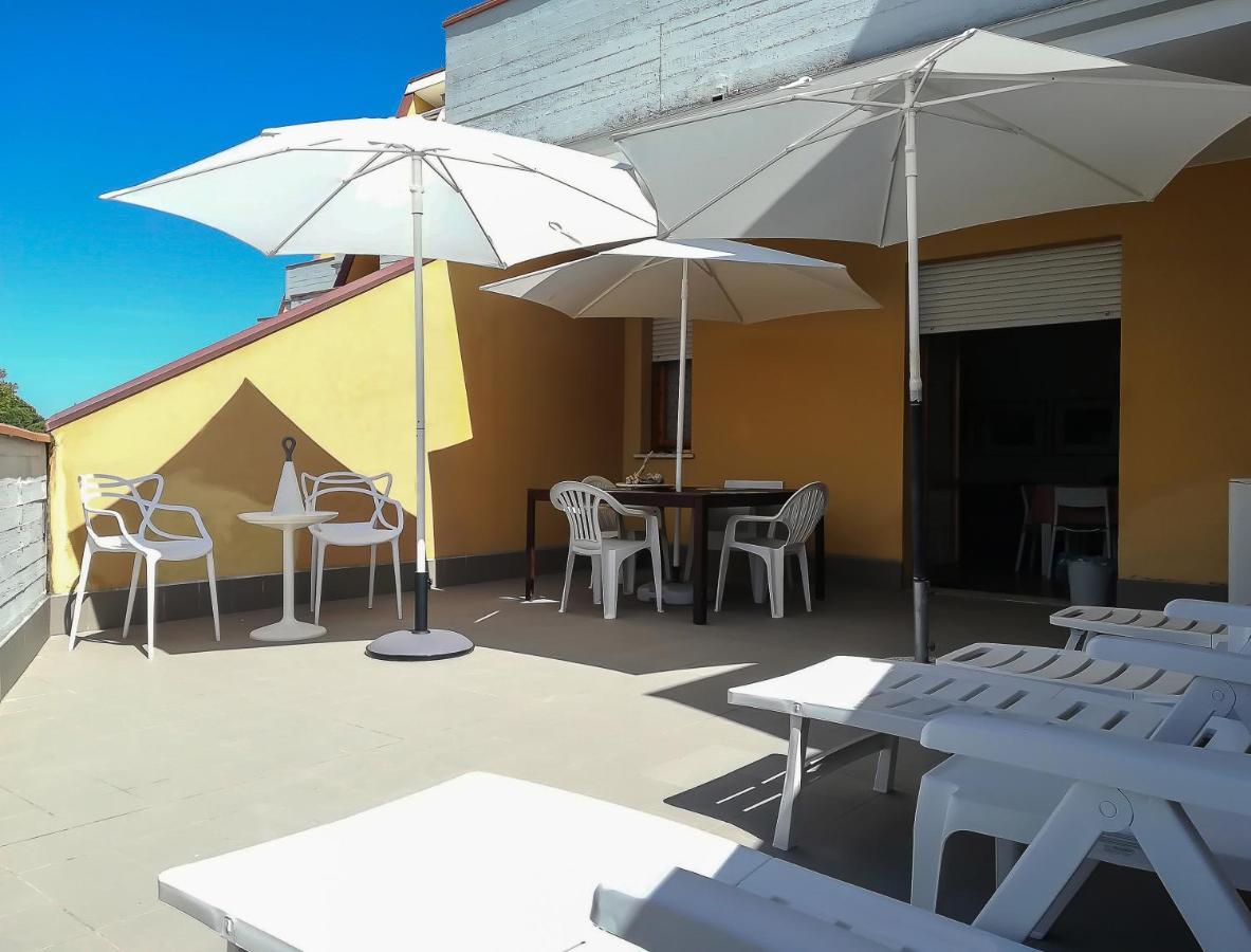 Appartamento Con Terrazza ลีโด เดลเล นาซิโอนี ภายนอก รูปภาพ